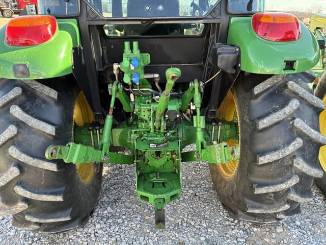 Image of John Deere 5085E equipment image 4