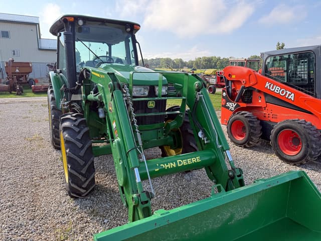 Image of John Deere 5085E equipment image 4