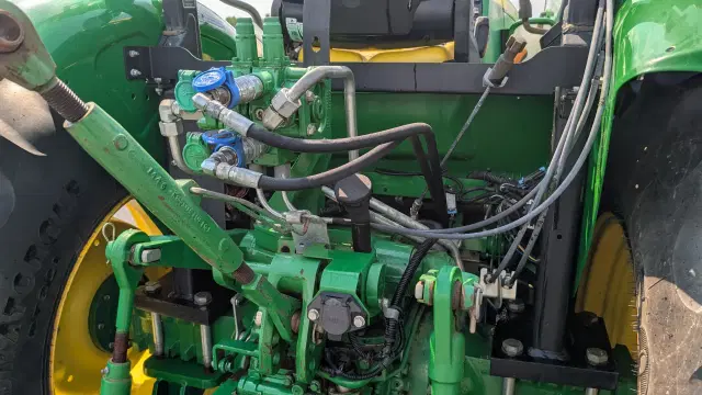 Image of John Deere 5085E equipment image 2