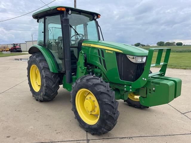Image of John Deere 5085E equipment image 1