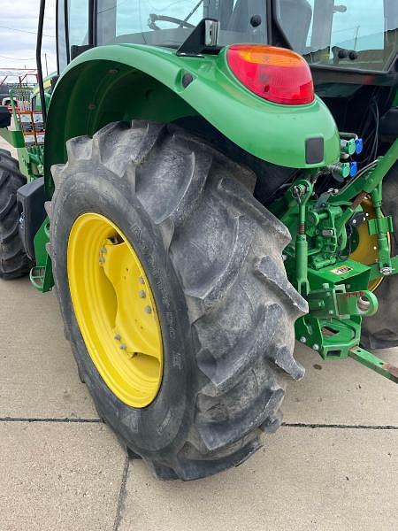 Image of John Deere 5085E equipment image 4