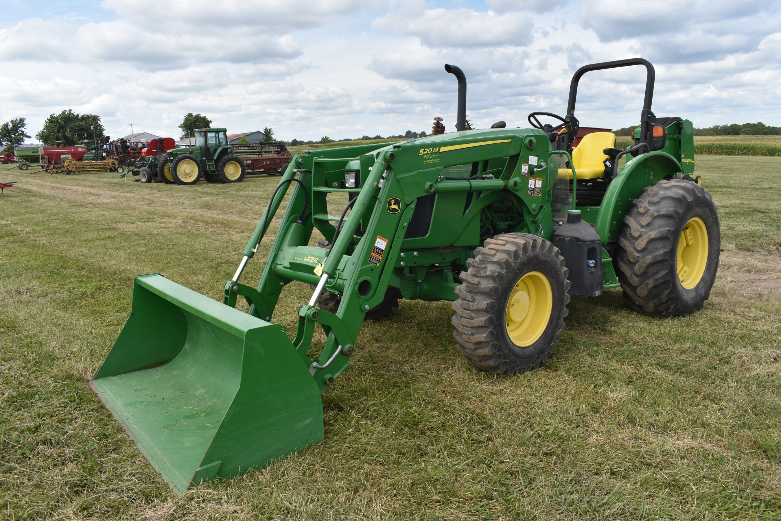 2018 John Deere 5085E Equipment Image0
