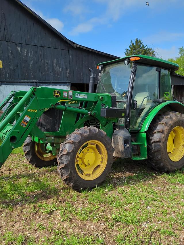 Image of John Deere 5085E equipment image 2