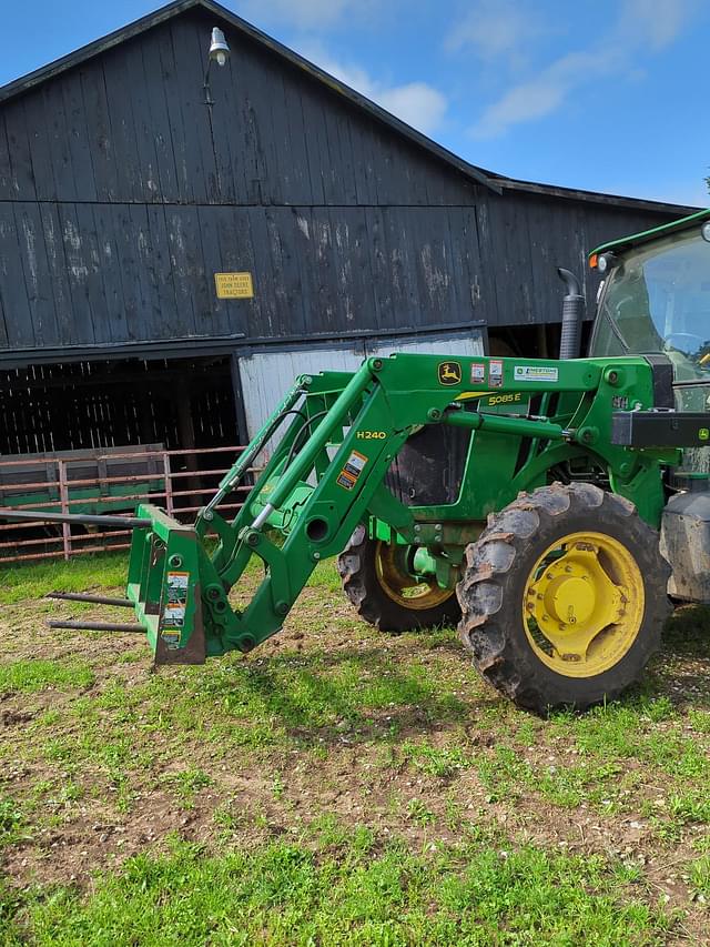Image of John Deere 5085E equipment image 1