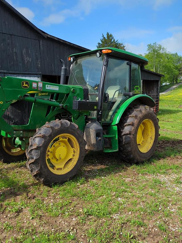 Image of John Deere 5085E equipment image 3
