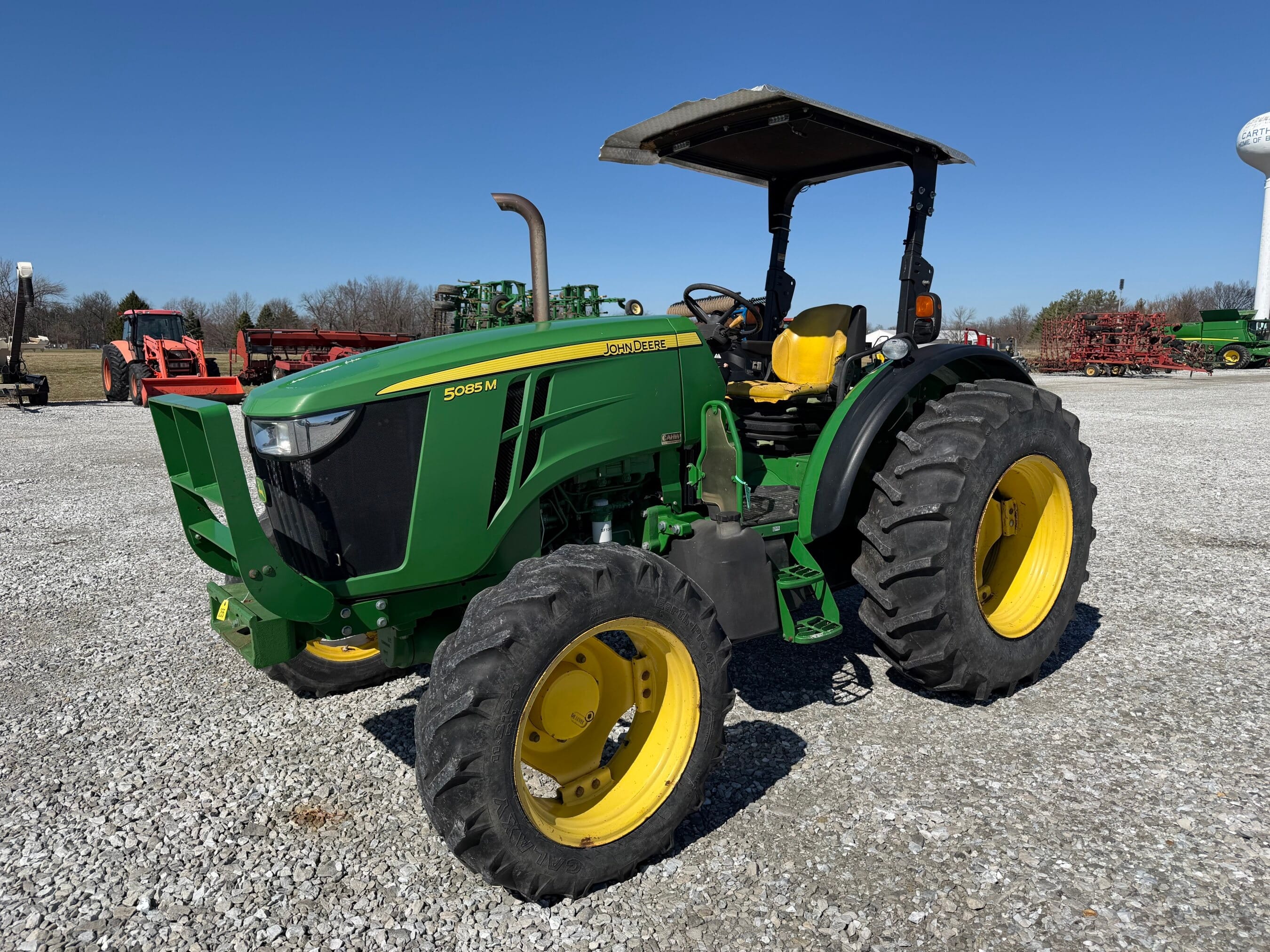 2014 John Deere 5085M Equipment Image0