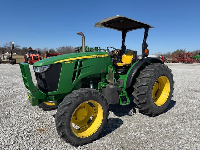 Image of John Deere 5085M equipment image 2