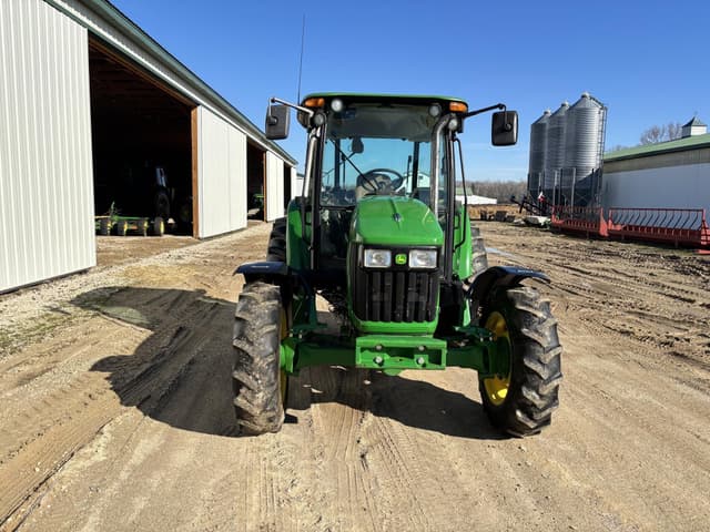 Image of John Deere 5085M equipment image 4