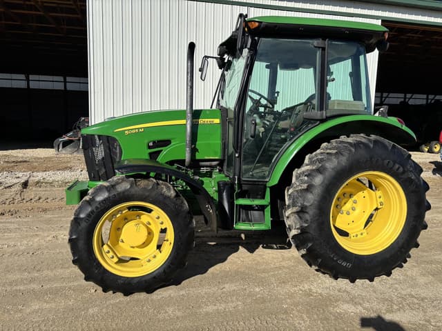 Image of John Deere 5085M equipment image 1