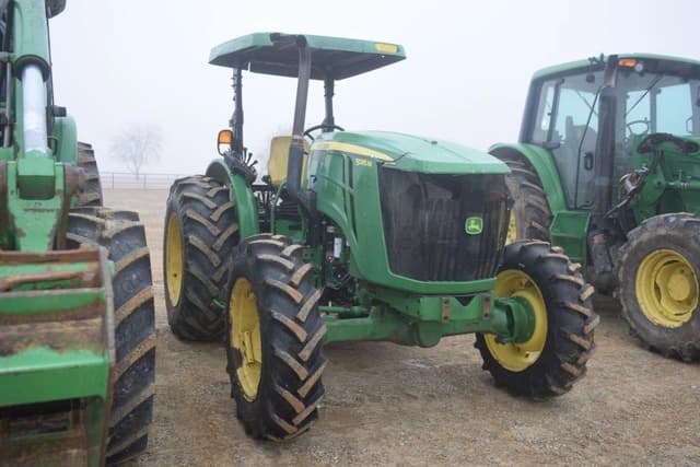 Image of John Deere 5085M equipment image 3