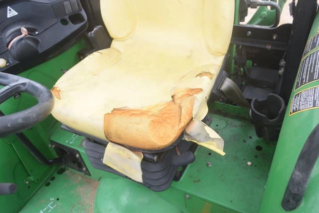 Image of John Deere 5085M equipment image 4