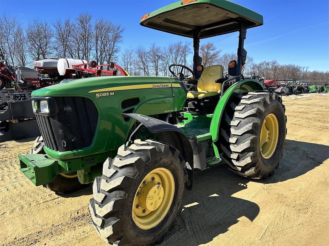 Image of John Deere 5085M Primary image