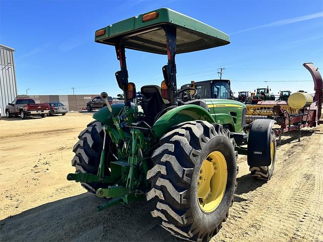 Image of John Deere 5085M equipment image 4