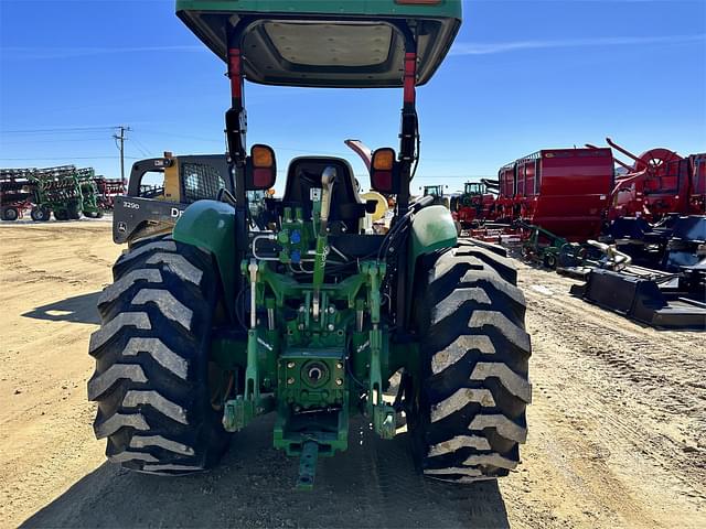 Image of John Deere 5085M equipment image 3