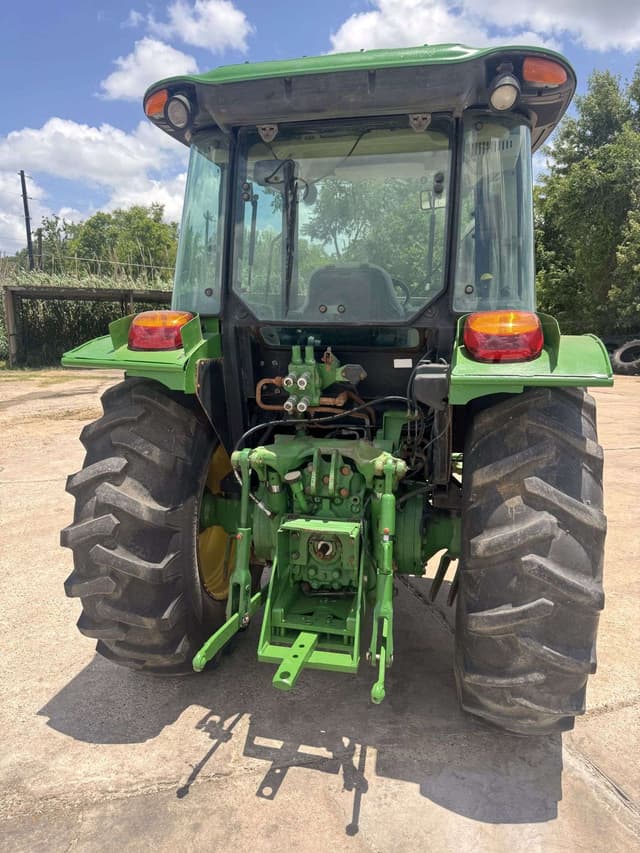 Image of John Deere 5085M equipment image 2