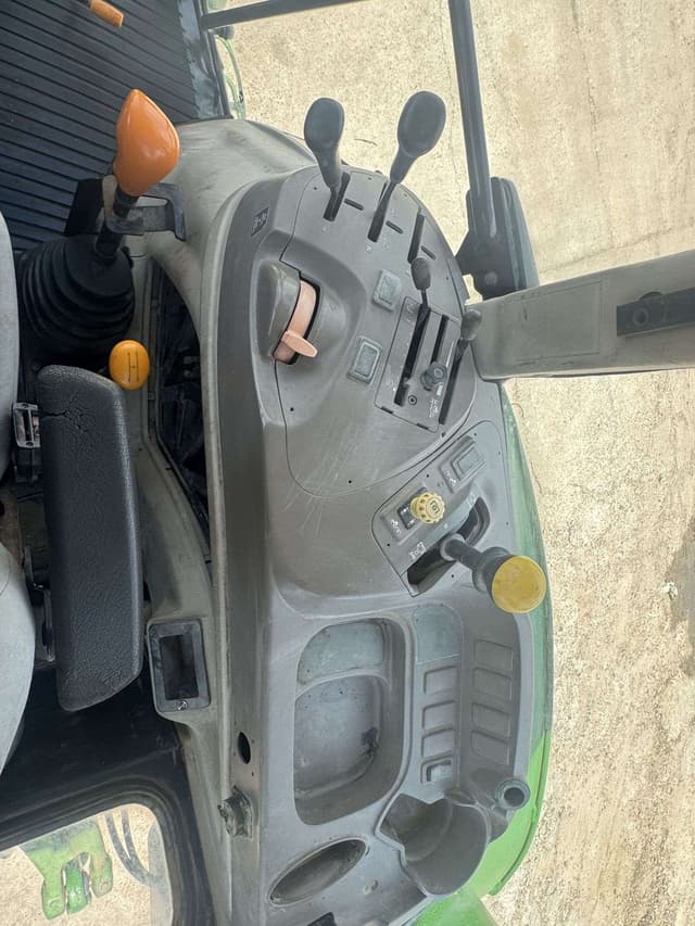 Image of John Deere 5085M equipment image 4