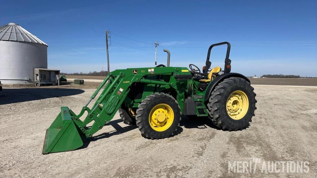 John Deere 5085M Equipment Image0