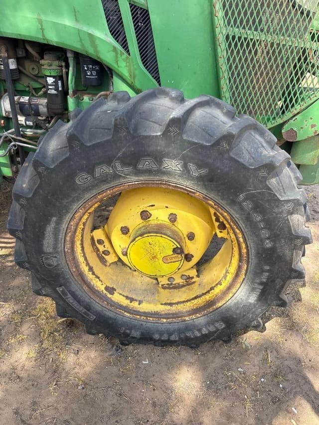 Image of John Deere 5085M equipment image 4