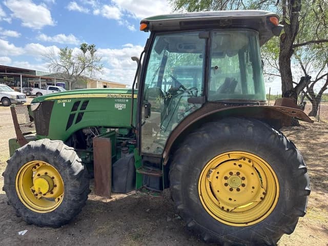Image of John Deere 5085M equipment image 4