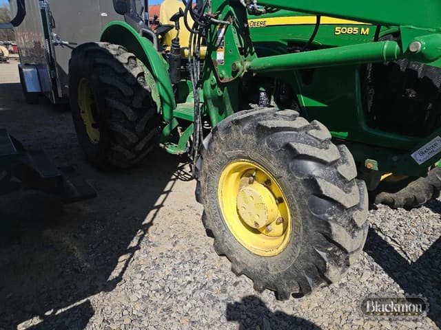 Image of John Deere 5085M equipment image 1
