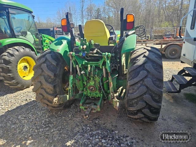 Image of John Deere 5085M equipment image 4