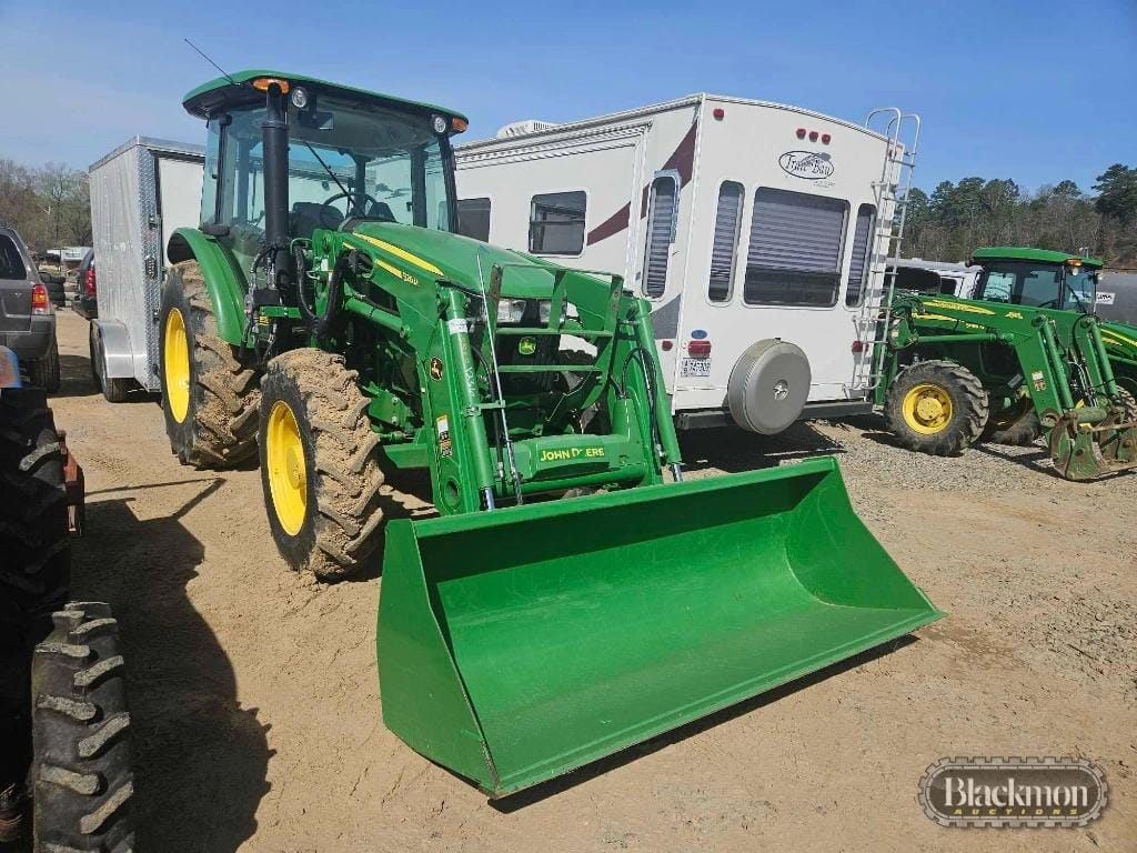 John Deere 5090E Equipment Image0