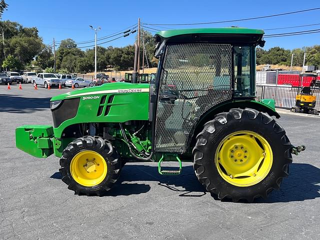 Image of John Deere 5090GN equipment image 1