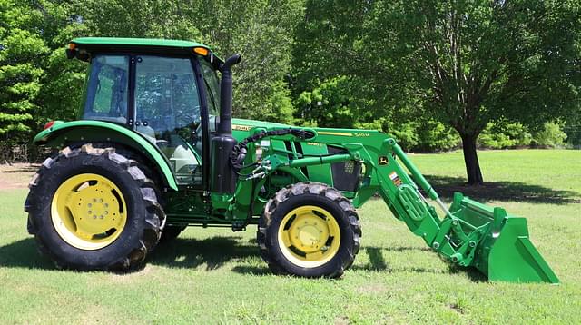 Image of John Deere 5090E equipment image 1