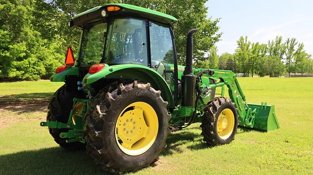 Image of John Deere 5090E equipment image 2