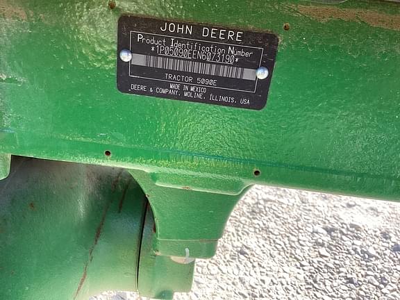 Image of John Deere 5090E equipment image 4