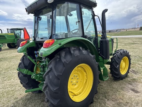 Image of John Deere 5090E equipment image 4