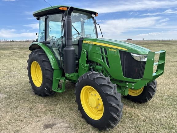Image of John Deere 5090E equipment image 1