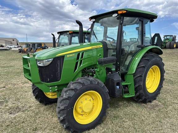 2025 John Deere 5090E Equipment Image0