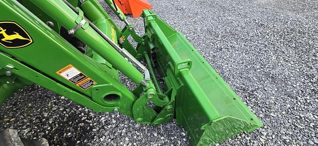 Image of John Deere 5090E equipment image 4