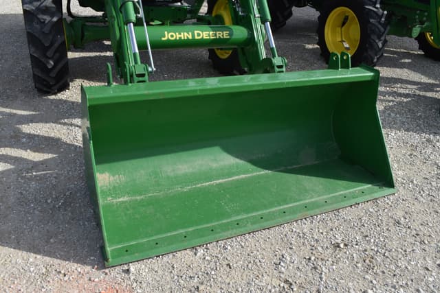 Image of John Deere 5090E equipment image 3