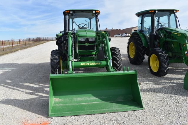 Image of John Deere 5090E equipment image 1