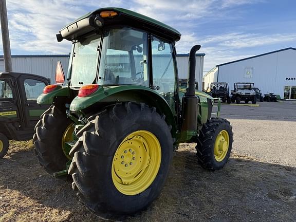 Image of John Deere 5090E equipment image 1