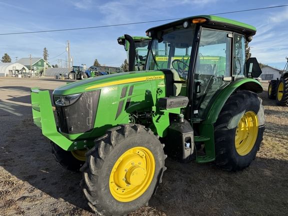 Main image John Deere 5090E