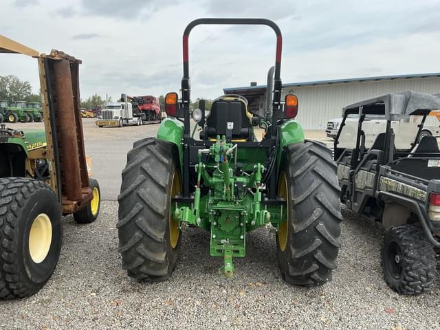 Image of John Deere 5090E equipment image 3