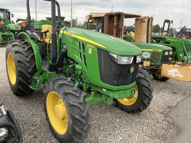 Image of John Deere 5090E equipment image 2