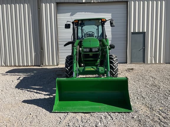 Image of John Deere 5090E equipment image 2