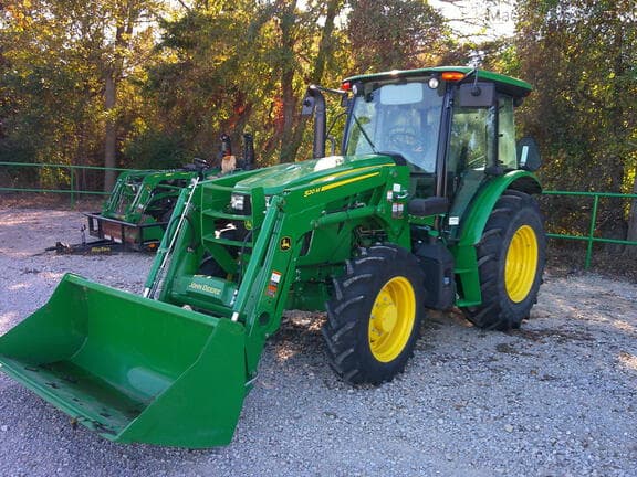 Image of John Deere 5090E equipment image 1