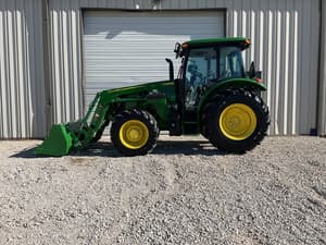 John Deere 5090E Image