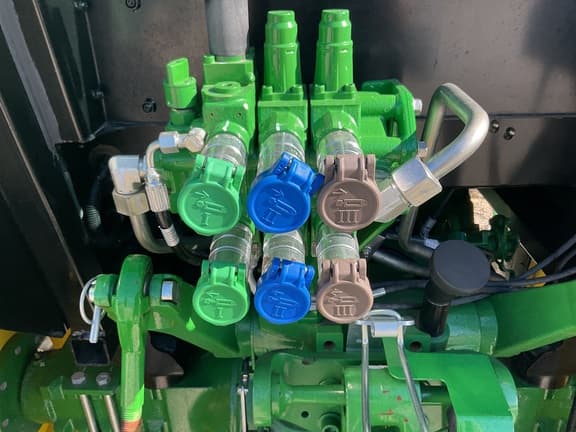 Image of John Deere 5090E equipment image 4