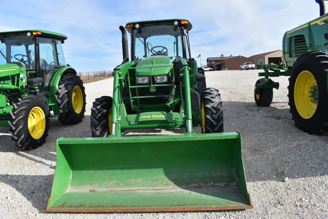 Image of John Deere 5090E equipment image 1