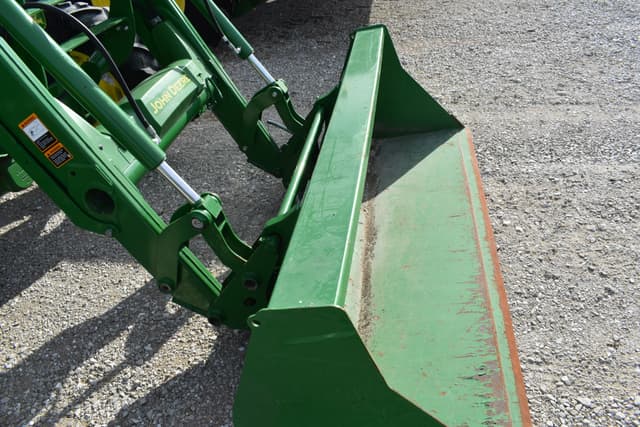 Image of John Deere 5090E equipment image 4