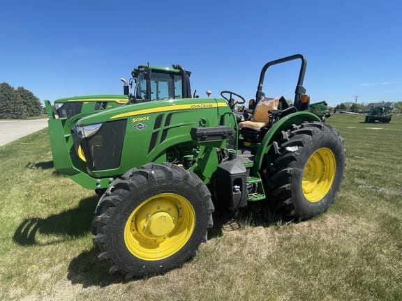 2026 John Deere 5090E Equipment Image0