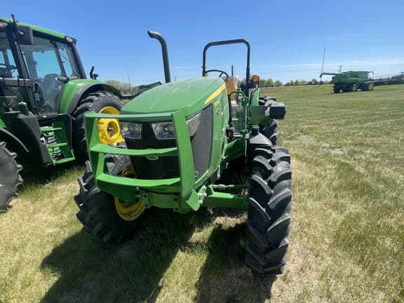 Image of John Deere 5090E equipment image 4