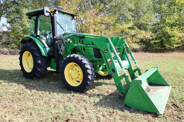 Image of John Deere 5090E equipment image 2