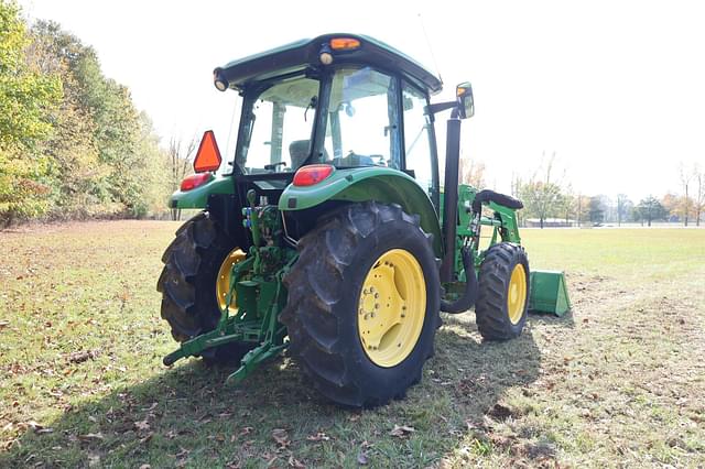 Image of John Deere 5090E equipment image 4